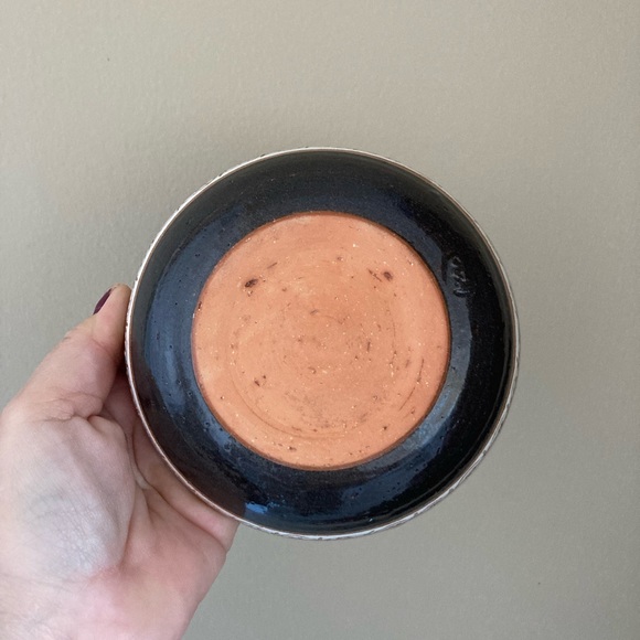 2 Tonala Mexican Pottery Bowls, marked by the maker, grey, tan, cream, brown - Picture 8 of 8